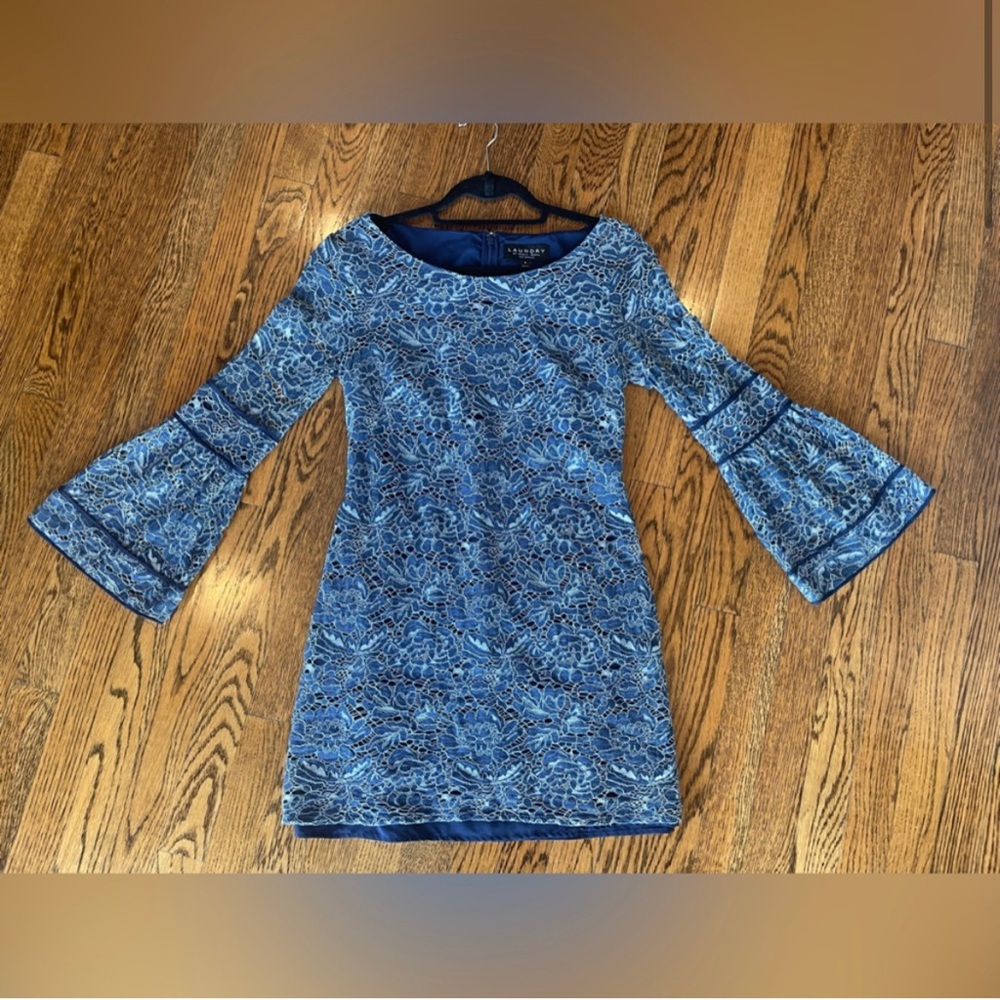 Flare sleeve lace blue mini dress